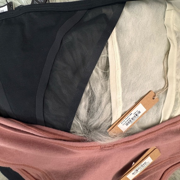 Skims thongs bundle - Picture 4 of 4